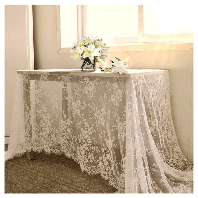 White chantilly lace pattern